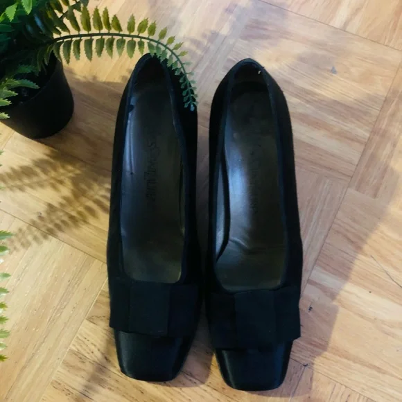 Saint Laurent Black Ysl Patent Leather Grosgrain Bow Pumps - Picture 1 of 5